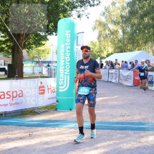 07.09.2025 - 19. Norderstedt Triathlon Zöllner http://msf.ph/oto/8776363 07.09.2025 17:07:46 Ziel 870, 902 meine-sportfotos.de