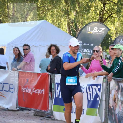07.09.2025 - 19. Norderstedt Triathlon Zöllner http://msf.ph/oto/8776371 07.09.2025 17:07:46 Ziel 870, 902 meine-sportfotos.de