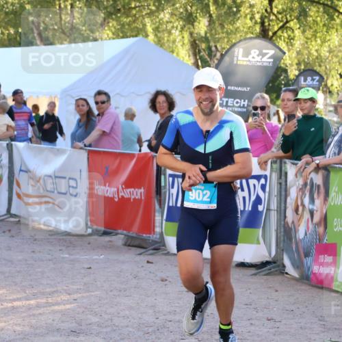07.09.2025 - 19. Norderstedt Triathlon Zöllner http://msf.ph/oto/8776388 07.09.2025 17:07:47 Ziel 870, 902 meine-sportfotos.de