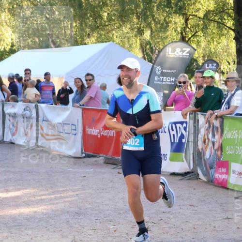 07.09.2025 - 19. Norderstedt Triathlon Zöllner http://msf.ph/oto/8776395 07.09.2025 17:07:48 Ziel 870, 902 meine-sportfotos.de
