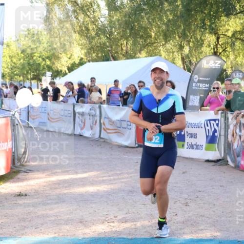 07.09.2025 - 19. Norderstedt Triathlon Zöllner http://msf.ph/oto/8776402 07.09.2025 17:07:48 Ziel 870, 902 meine-sportfotos.de