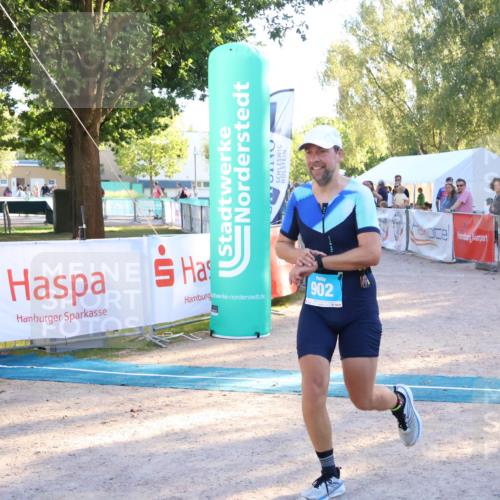 07.09.2025 - 19. Norderstedt Triathlon Zöllner http://msf.ph/oto/8776416 07.09.2025 17:07:49 Ziel 870, 902 meine-sportfotos.de