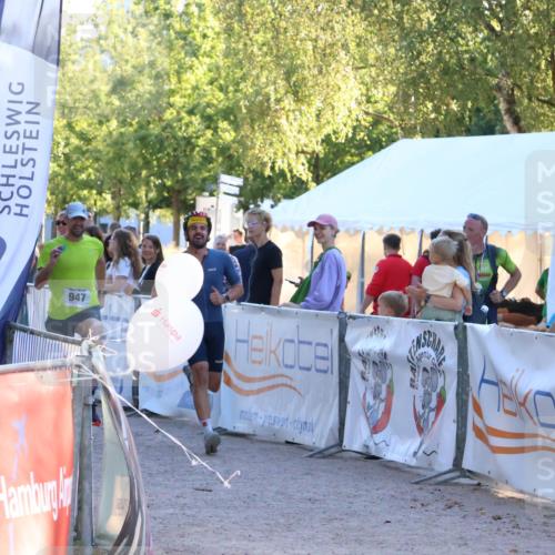 07.09.2025 - 19. Norderstedt Triathlon Zöllner http://msf.ph/oto/8776474 07.09.2025 17:09:02 Ziel 947 meine-sportfotos.de