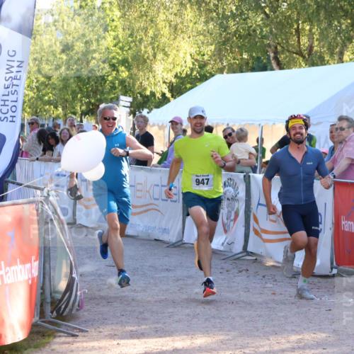 07.09.2025 - 19. Norderstedt Triathlon Zöllner http://msf.ph/oto/8776505 07.09.2025 17:09:03 Ziel 947 meine-sportfotos.de