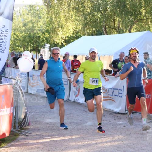 07.09.2025 - 19. Norderstedt Triathlon Zöllner http://msf.ph/oto/8776511 07.09.2025 17:09:04 Ziel 947 meine-sportfotos.de