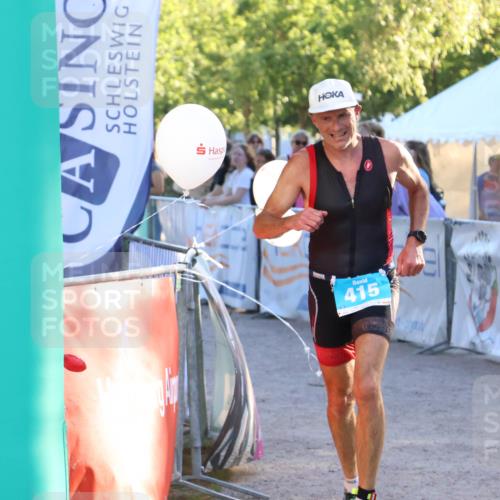 07.09.2025 - 19. Norderstedt Triathlon Zöllner http://msf.ph/oto/8776548 07.09.2025 17:10:01 Ziel 415 meine-sportfotos.de