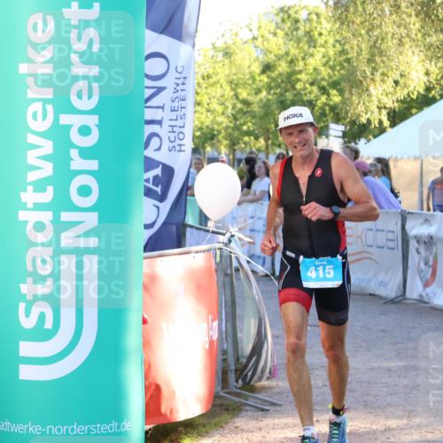 07.09.2025 - 19. Norderstedt Triathlon Zöllner http://msf.ph/oto/8776551 07.09.2025 17:10:01 Ziel 415 meine-sportfotos.de