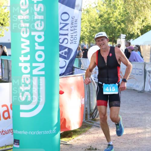 07.09.2025 - 19. Norderstedt Triathlon Zöllner http://msf.ph/oto/8776557 07.09.2025 17:10:01 Ziel 415 meine-sportfotos.de