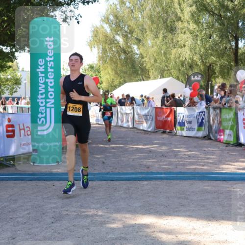 07.09.2025 - 19. Norderstedt Triathlon Zöllner http://msf.ph/oto/8776559 07.09.2025 12:01:52 Ziel 770, 1208 meine-sportfotos.de