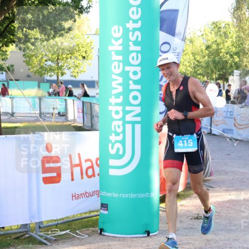 07.09.2025 - 19. Norderstedt Triathlon Zöllner http://msf.ph/oto/8776565 07.09.2025 17:10:02 Ziel 415 meine-sportfotos.de