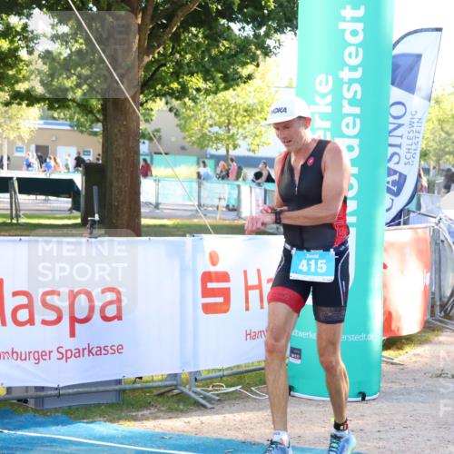 07.09.2025 - 19. Norderstedt Triathlon Zöllner http://msf.ph/oto/8776576 07.09.2025 17:10:03 Ziel 415 meine-sportfotos.de