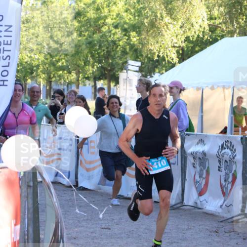 07.09.2025 - 19. Norderstedt Triathlon Zöllner http://msf.ph/oto/8776602 07.09.2025 17:11:02 Ziel 408, 1410 meine-sportfotos.de