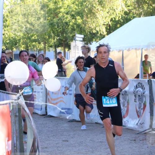 07.09.2025 - 19. Norderstedt Triathlon Zöllner http://msf.ph/oto/8776605 07.09.2025 17:11:02 Ziel 408, 1410 meine-sportfotos.de