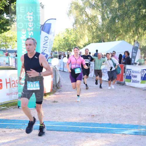 07.09.2025 - 19. Norderstedt Triathlon Zöllner http://msf.ph/oto/8776657 07.09.2025 17:11:05 Ziel 408, 945, 1410 meine-sportfotos.de
