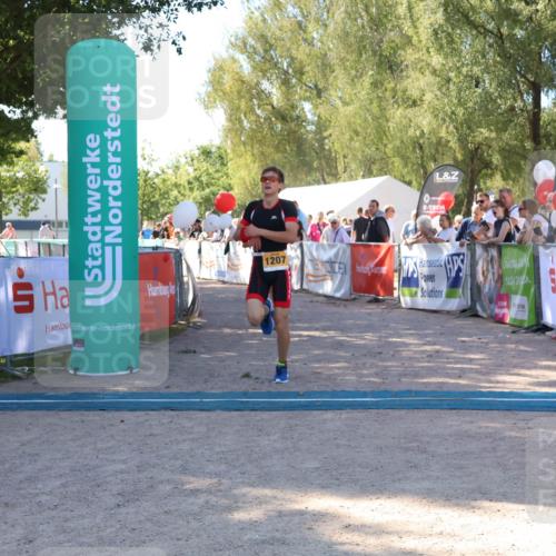 07.09.2025 - 19. Norderstedt Triathlon Zöllner http://msf.ph/oto/8776662 07.09.2025 12:03:06 Ziel 1194, 1207, 1341 meine-sportfotos.de