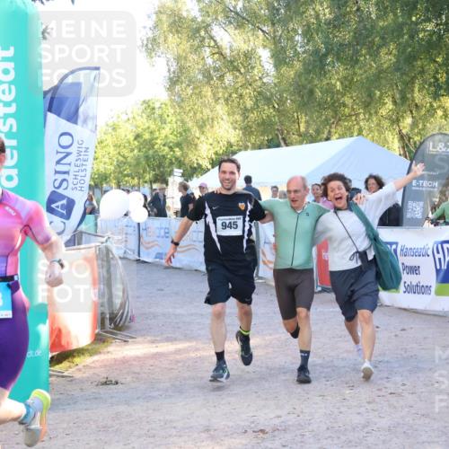 07.09.2025 - 19. Norderstedt Triathlon Zöllner http://msf.ph/oto/8776678 07.09.2025 17:11:06 Ziel 408, 945, 1410 meine-sportfotos.de