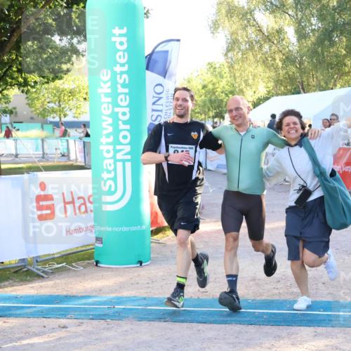 07.09.2025 - 19. Norderstedt Triathlon Zöllner http://msf.ph/oto/8776696 07.09.2025 17:11:07 Ziel 408, 945, 1410 meine-sportfotos.de