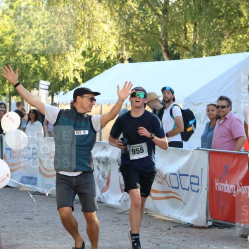 07.09.2025 - 19. Norderstedt Triathlon Zöllner http://msf.ph/oto/8776732 07.09.2025 17:11:25 Ziel 955 meine-sportfotos.de