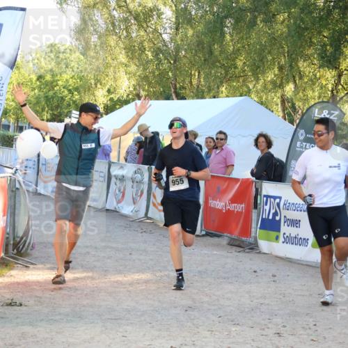 07.09.2025 - 19. Norderstedt Triathlon Zöllner http://msf.ph/oto/8776751 07.09.2025 17:11:26 Ziel 955 meine-sportfotos.de