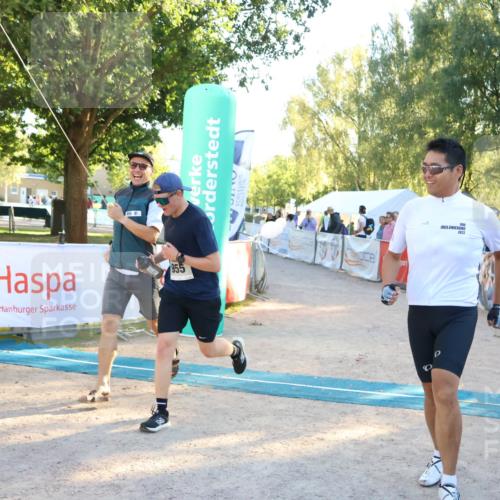 07.09.2025 - 19. Norderstedt Triathlon Zöllner http://msf.ph/oto/8776794 07.09.2025 17:11:29 Ziel 955 meine-sportfotos.de