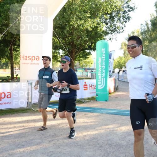 07.09.2025 - 19. Norderstedt Triathlon Zöllner http://msf.ph/oto/8776802 07.09.2025 17:11:29 Ziel 955 meine-sportfotos.de