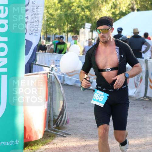 07.09.2025 - 19. Norderstedt Triathlon Zöllner http://msf.ph/oto/8776811 07.09.2025 17:11:45 Ziel 866 meine-sportfotos.de