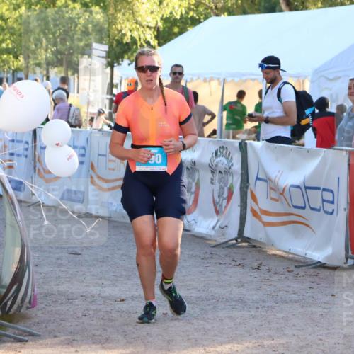 07.09.2025 - 19. Norderstedt Triathlon Zöllner http://msf.ph/oto/8776845 07.09.2025 17:12:06 Ziel 390, 1413 meine-sportfotos.de