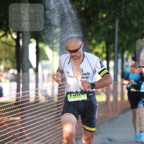 07.09.2025 - 19. Norderstedt Triathlon Michael Strokosch http://msf.ph/oto/8776847 07.09.2025 16:49:00 Laufen 882, 914, 1053, 1108, 1448, 1460, 1551, 1588 meine-sportfotos.de