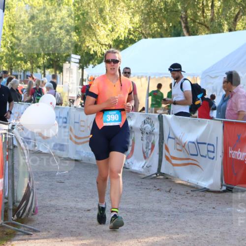 07.09.2025 - 19. Norderstedt Triathlon Zöllner http://msf.ph/oto/8776848 07.09.2025 17:12:06 Ziel 390, 1413 meine-sportfotos.de