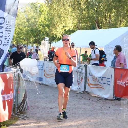 07.09.2025 - 19. Norderstedt Triathlon Zöllner http://msf.ph/oto/8776851 07.09.2025 17:12:06 Ziel 390, 1413 meine-sportfotos.de