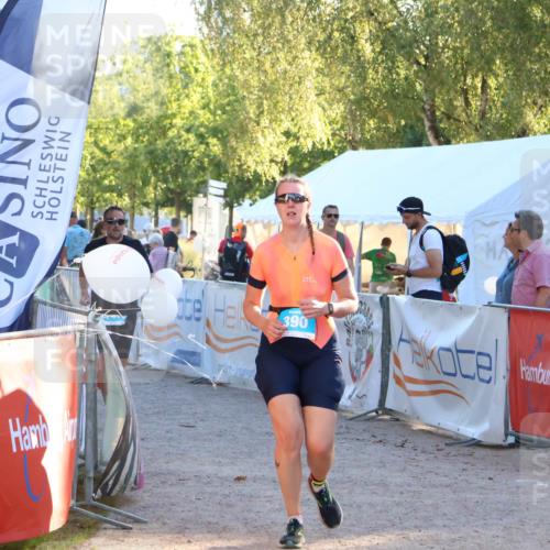 07.09.2025 - 19. Norderstedt Triathlon Zöllner http://msf.ph/oto/8776860 07.09.2025 17:12:06 Ziel 390, 1413 meine-sportfotos.de