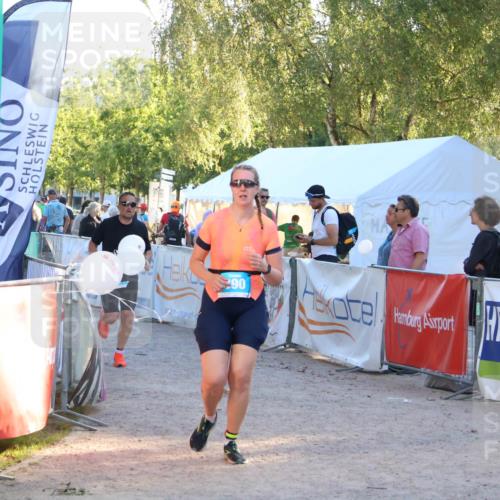 07.09.2025 - 19. Norderstedt Triathlon Zöllner http://msf.ph/oto/8776865 07.09.2025 17:12:07 Ziel 390, 1413 meine-sportfotos.de