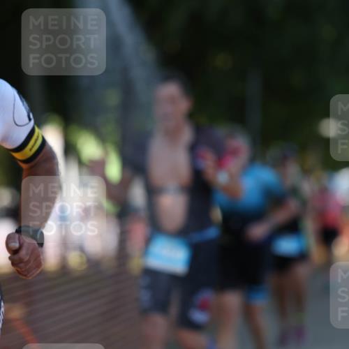07.09.2025 - 19. Norderstedt Triathlon Michael Strokosch http://msf.ph/oto/8776866 07.09.2025 16:49:01 Laufen 882, 914, 1108, 1448, 1460, 1588 meine-sportfotos.de
