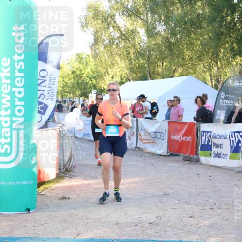 07.09.2025 - 19. Norderstedt Triathlon Zöllner http://msf.ph/oto/8776884 07.09.2025 17:12:08 Ziel 390, 1413 meine-sportfotos.de