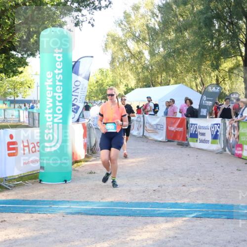 07.09.2025 - 19. Norderstedt Triathlon Zöllner http://msf.ph/oto/8776897 07.09.2025 17:12:08 Ziel 390, 1413 meine-sportfotos.de