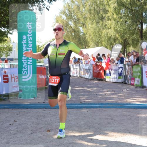 07.09.2025 - 19. Norderstedt Triathlon Zöllner http://msf.ph/oto/8776898 07.09.2025 12:06:10 Ziel 1377 meine-sportfotos.de