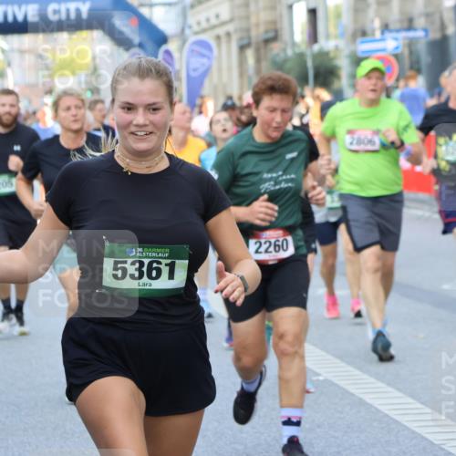 07.09.2025 - BARMER Alsterlauf Strokosch-Dieckow http://msf.ph/oto/8776910 07.09.2025 10:07:21 Ziel 2292, 2315, 2372, 2520, 2755, 2893, 2965, 3063, 3837, 3864, 3976, 4110, 4610, 4771, 4860, 5173, 5212, 5315, 5402, 5475, 5524, 5593, 5854, 5935, 5939, 6140, 6141, 6146, 6219, 6343, 8282 meine-sportfotos.de