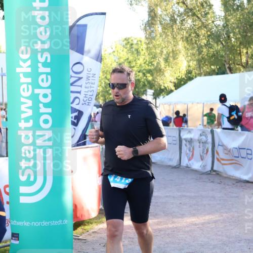 07.09.2025 - 19. Norderstedt Triathlon Zöllner http://msf.ph/oto/8776924 07.09.2025 17:12:11 Ziel 390, 1413 meine-sportfotos.de
