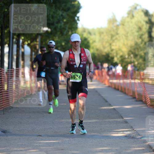 07.09.2025 - 19. Norderstedt Triathlon Michael Strokosch http://msf.ph/oto/8776944 07.09.2025 16:49:13 Laufen 371, 1442, 1574 meine-sportfotos.de