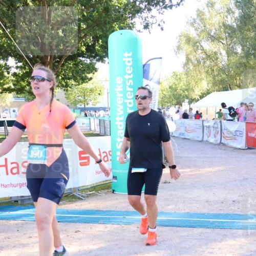 07.09.2025 - 19. Norderstedt Triathlon Zöllner http://msf.ph/oto/8776946 07.09.2025 17:12:11 Ziel 390, 1413 meine-sportfotos.de