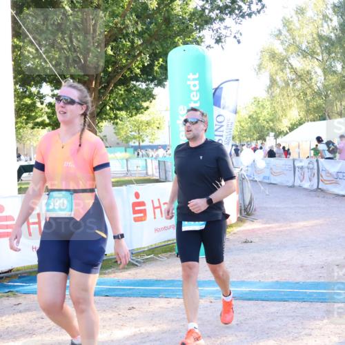 07.09.2025 - 19. Norderstedt Triathlon Zöllner http://msf.ph/oto/8776950 07.09.2025 17:12:11 Ziel 390, 1413 meine-sportfotos.de
