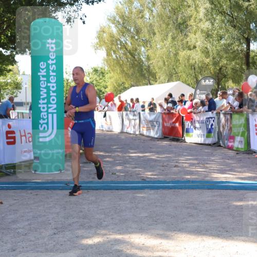 07.09.2025 - 19. Norderstedt Triathlon Zöllner http://msf.ph/oto/8776960 07.09.2025 12:07:42 Ziel 821, 1200 meine-sportfotos.de