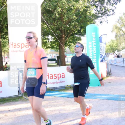 07.09.2025 - 19. Norderstedt Triathlon Zöllner http://msf.ph/oto/8776963 07.09.2025 17:12:12 Ziel 390, 1413 meine-sportfotos.de