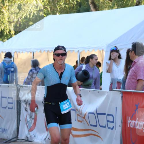 07.09.2025 - 19. Norderstedt Triathlon Zöllner http://msf.ph/oto/8776965 07.09.2025 17:12:39 Ziel 883, 1557 meine-sportfotos.de