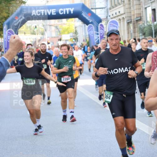 07.09.2025 - BARMER Alsterlauf Strokosch-Dieckow http://msf.ph/oto/8776968 07.09.2025 10:07:18 Ziel 2233, 2315, 2353, 2372, 2520, 2662, 2755, 2893, 2939, 2965, 3063, 3265, 3837, 3864, 3976, 4110, 4860, 5173, 5212, 5315, 5402, 5475, 5524, 5593, 5854, 5935, 5939, 6140, 6141, 6146, 6219, 6343, 8282 meine-sportfotos.de