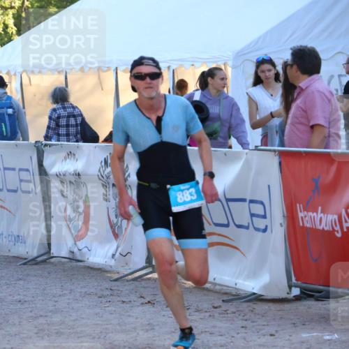 07.09.2025 - 19. Norderstedt Triathlon Zöllner http://msf.ph/oto/8776971 07.09.2025 17:12:39 Ziel 883, 1557 meine-sportfotos.de