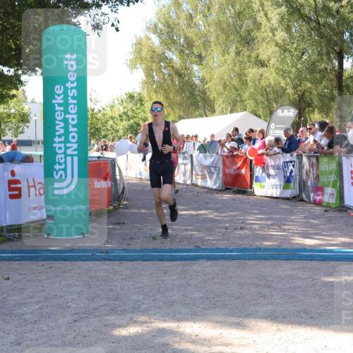 07.09.2025 - 19. Norderstedt Triathlon Zöllner http://msf.ph/oto/8776974 07.09.2025 12:07:47 Ziel 821, 1200, 1314 meine-sportfotos.de