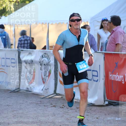 07.09.2025 - 19. Norderstedt Triathlon Zöllner http://msf.ph/oto/8776976 07.09.2025 17:12:39 Ziel 883, 1557 meine-sportfotos.de