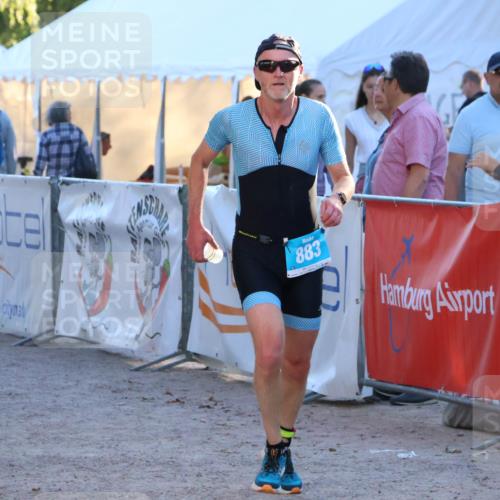 07.09.2025 - 19. Norderstedt Triathlon Zöllner http://msf.ph/oto/8776980 07.09.2025 17:12:39 Ziel 883, 1557 meine-sportfotos.de