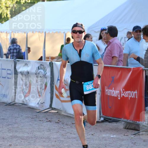 07.09.2025 - 19. Norderstedt Triathlon Zöllner http://msf.ph/oto/8776988 07.09.2025 17:12:39 Ziel 883, 1557 meine-sportfotos.de